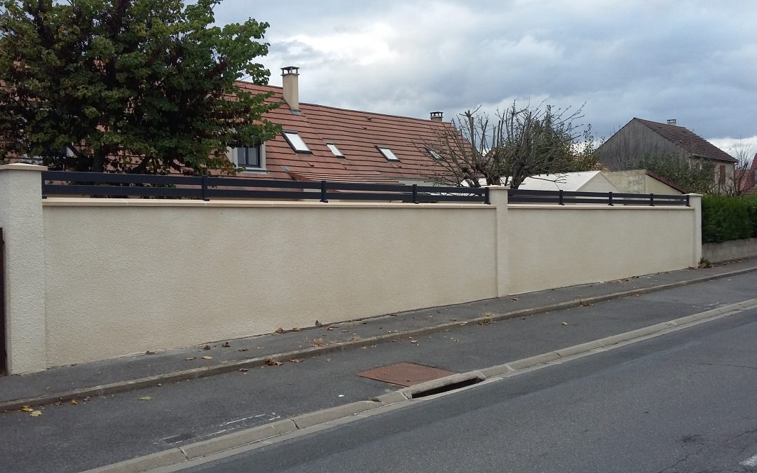 Construction de murs de clôture de terrain